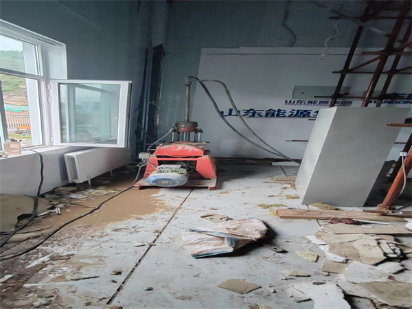 新丰地基基础下沉墙体裂缝加固注浆顶升施工